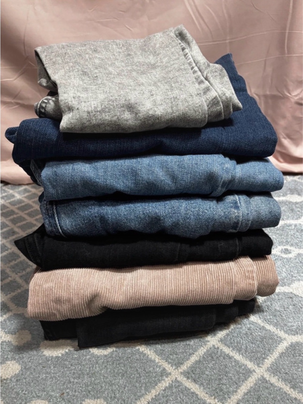 Ladies 7 pairs of jeans
